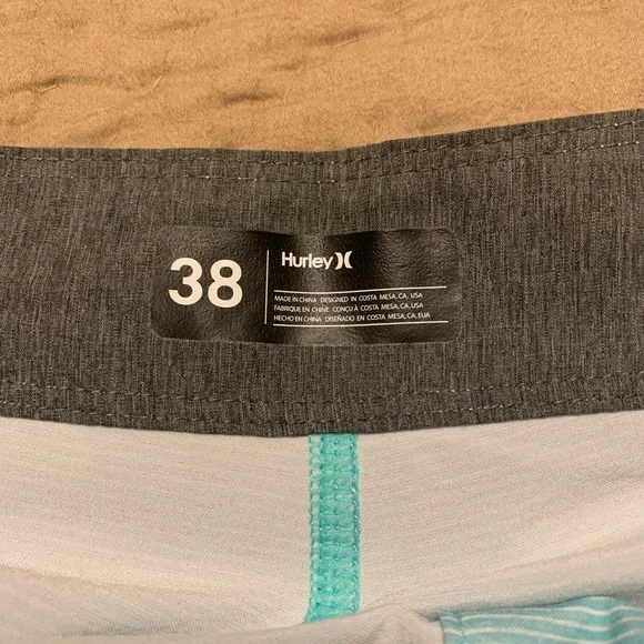 NWT Hurley Quick Dry Shorts!! - Picture 3 of 4
